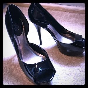 ✨Shiny black cutout Heels✨