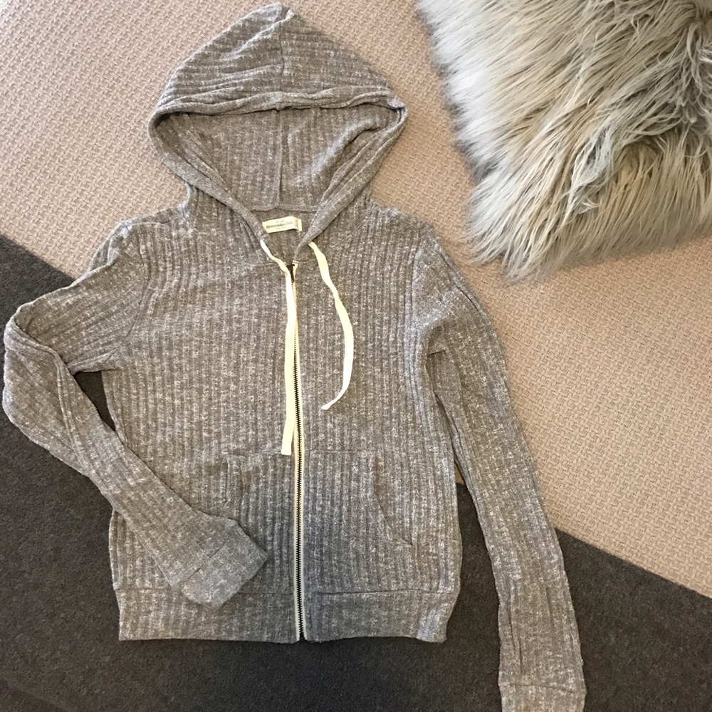 Abercrombie sweater w/hoodie