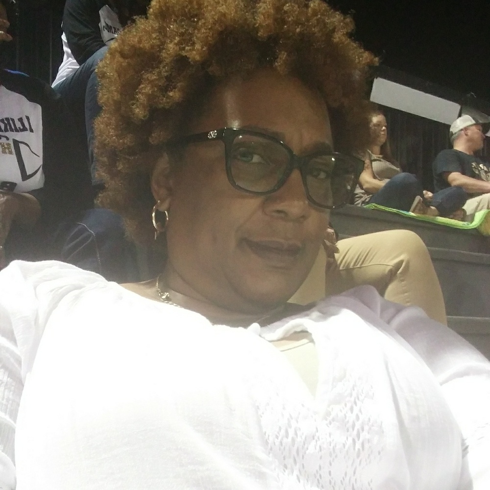 Meet your Posher, Polly