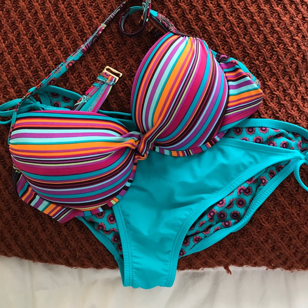 Striped halter bikini