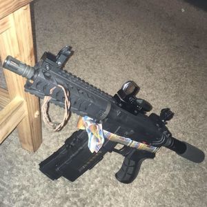 Meet your Posher, Derrick