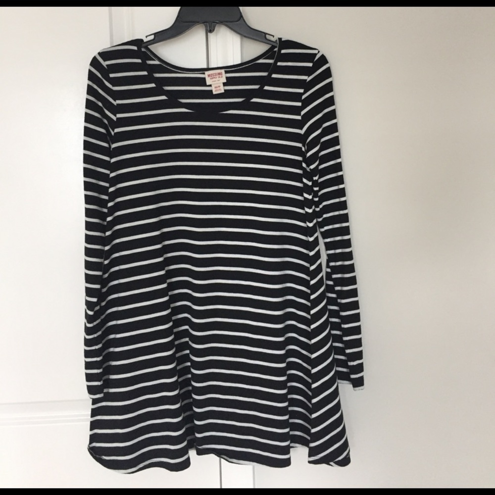 Striped black and white log shirt!
