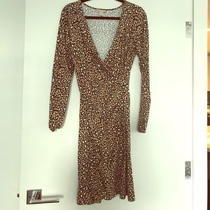 Banana republic stretch midi leopard dress