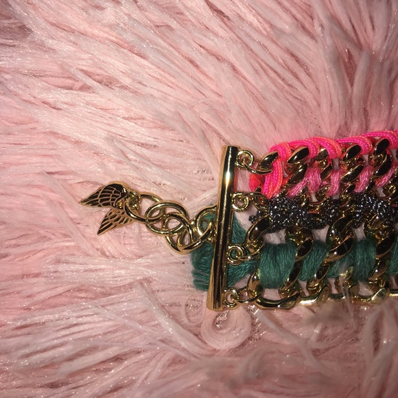 VS Bracelet - Picture 2 of 5