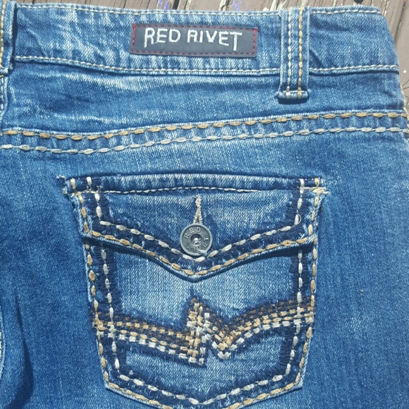 Red Rivet jeans - Picture 4 of 4