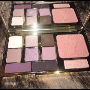 Energy noir Tarte Clay palette