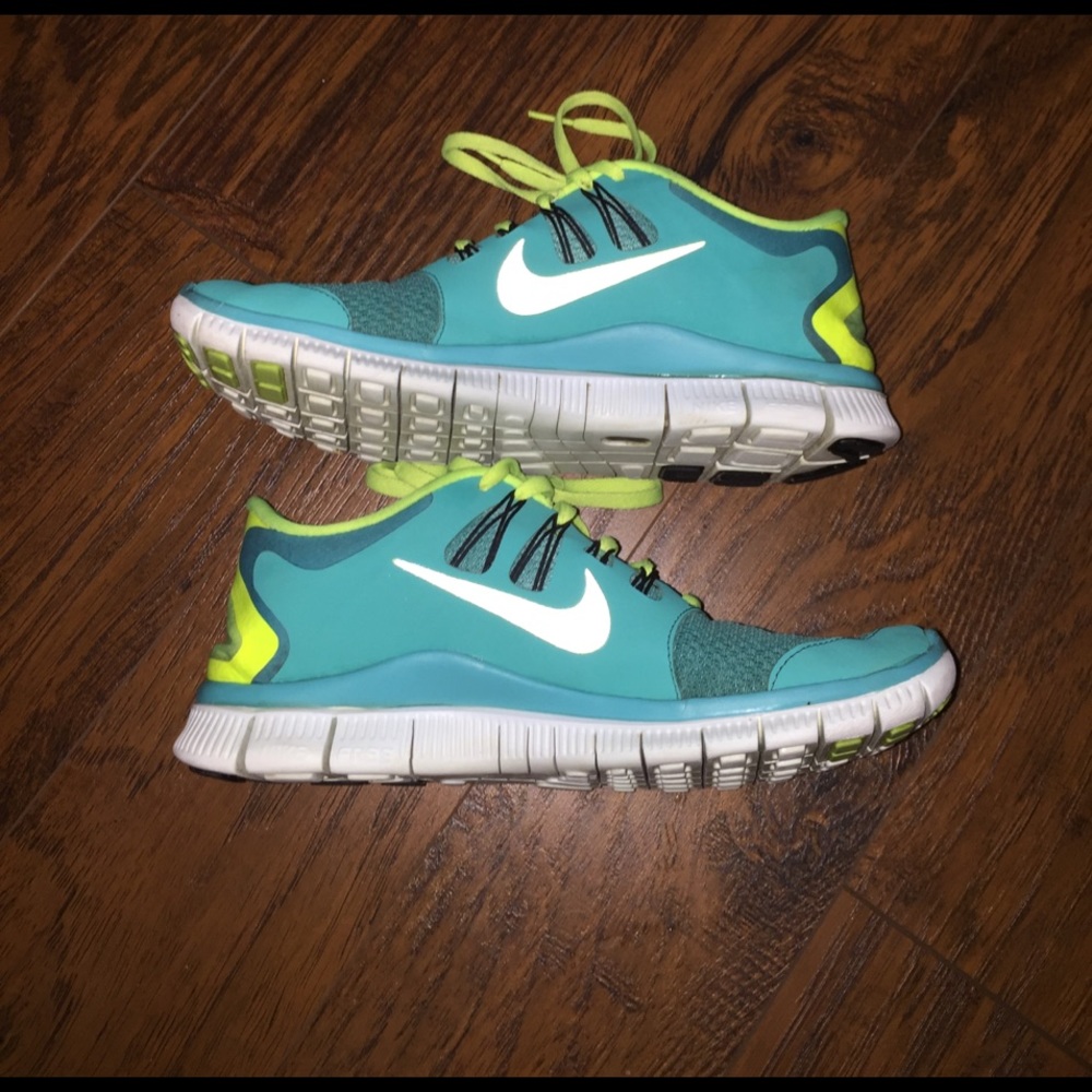Women's Nike free run 5.0 sneakers