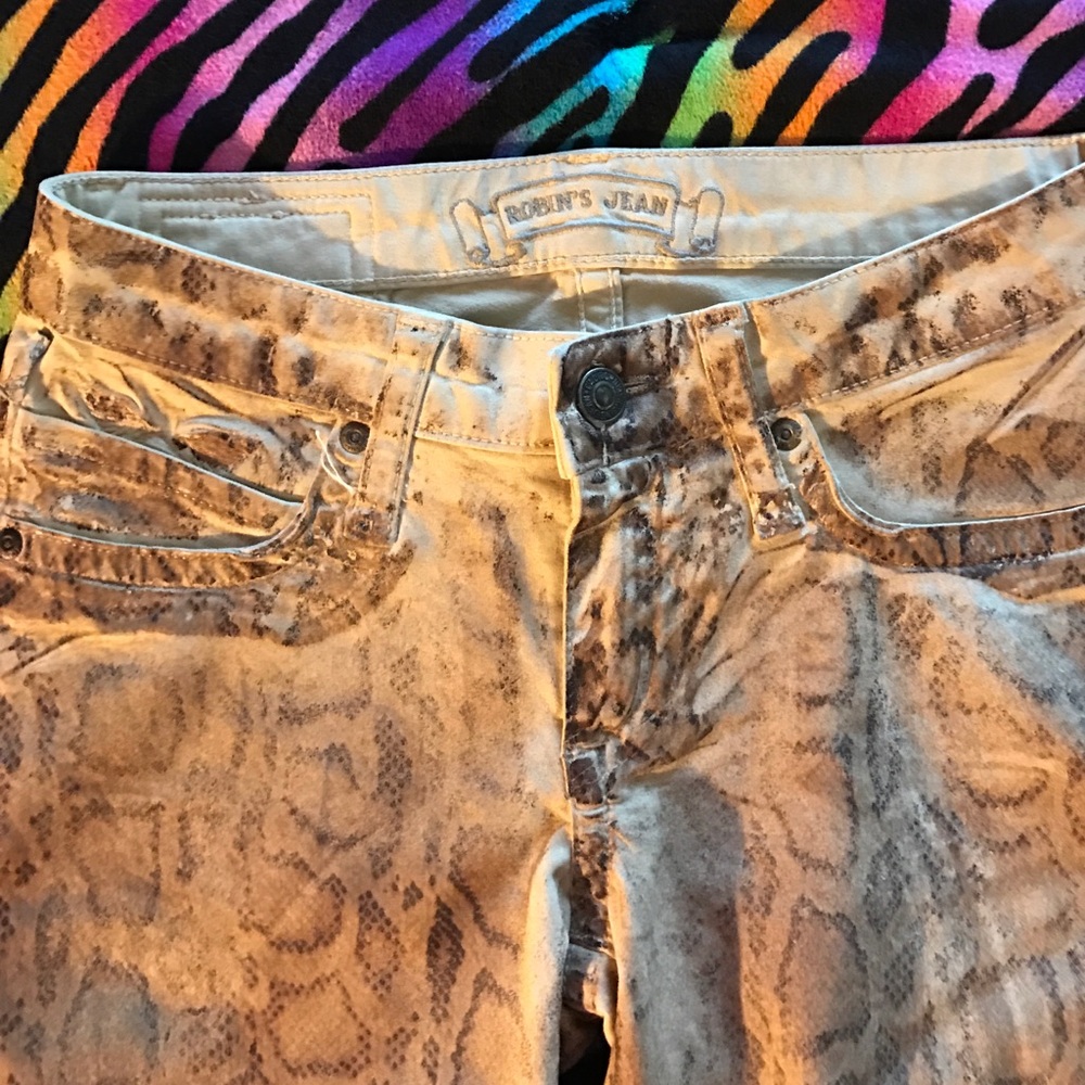 Robin's jeans snake pattern 🐍