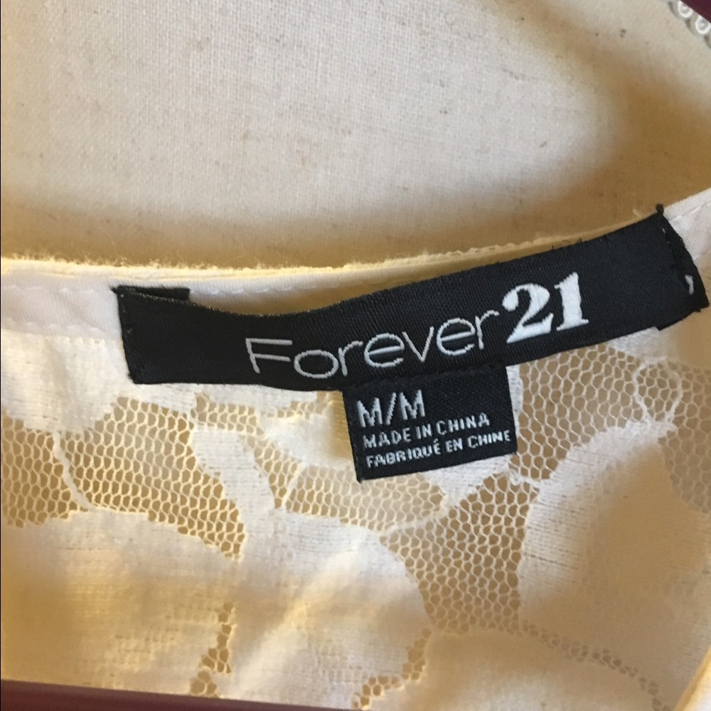 Lace Dress - Picture 2 of 4