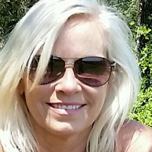 Meet your Posher, Deborah