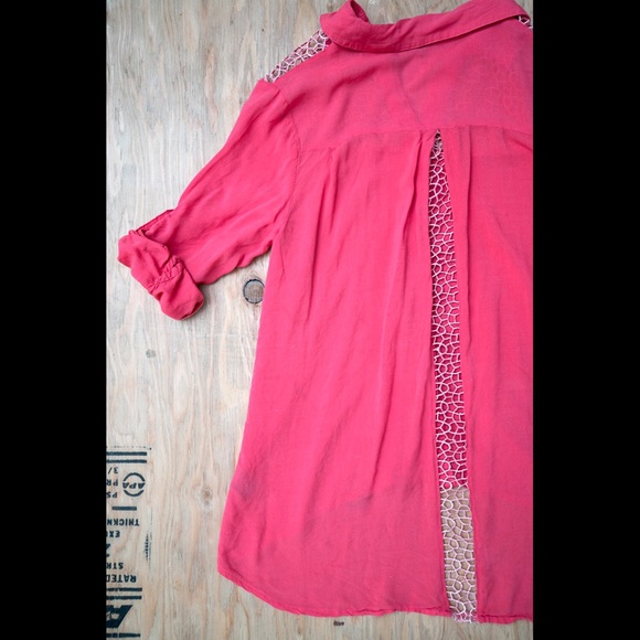 Chiffon button up blouse with crochet - Picture 3 of 3