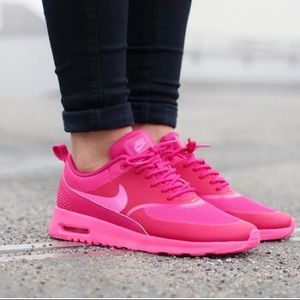 Nike Air Max Thea Hot in Hot Pink
