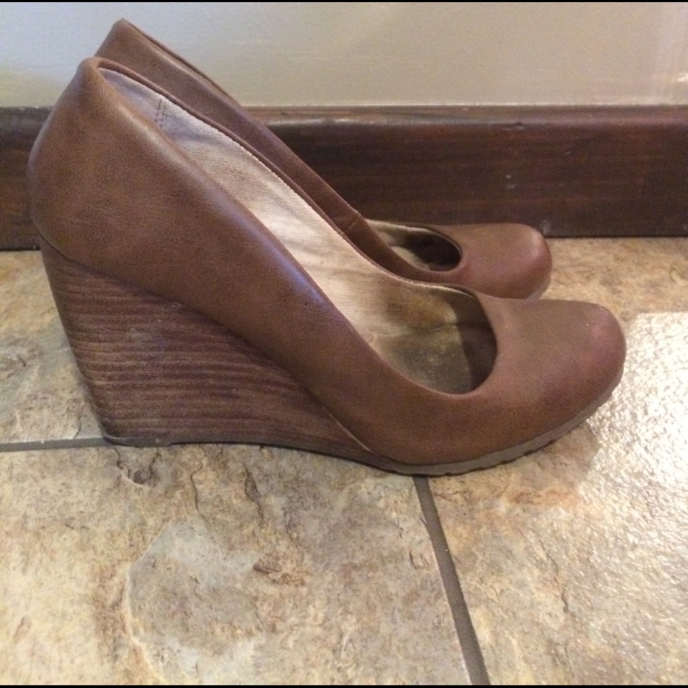 Aldo wedges