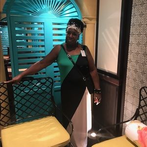 Meet your Posher, Naomi