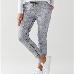 Lululemon NWOT Jet Pants Size 8
