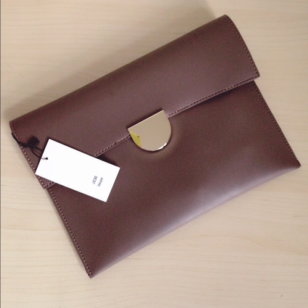 ‼️CLEARANCE Minimalism clutches (three colors) - Picture 3 of 6