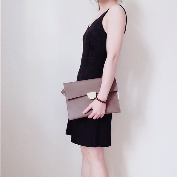 ‼️CLEARANCE Minimalism clutches (three colors) - Picture 6 of 6