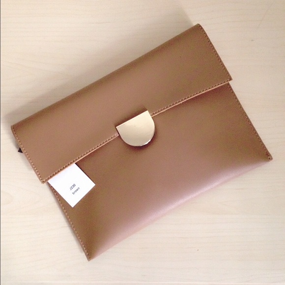 ‼️CLEARANCE Minimalism clutches (three colors) - Picture 2 of 6
