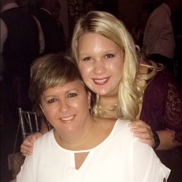 Meet your Posher, Angie - Picture 1 of 1