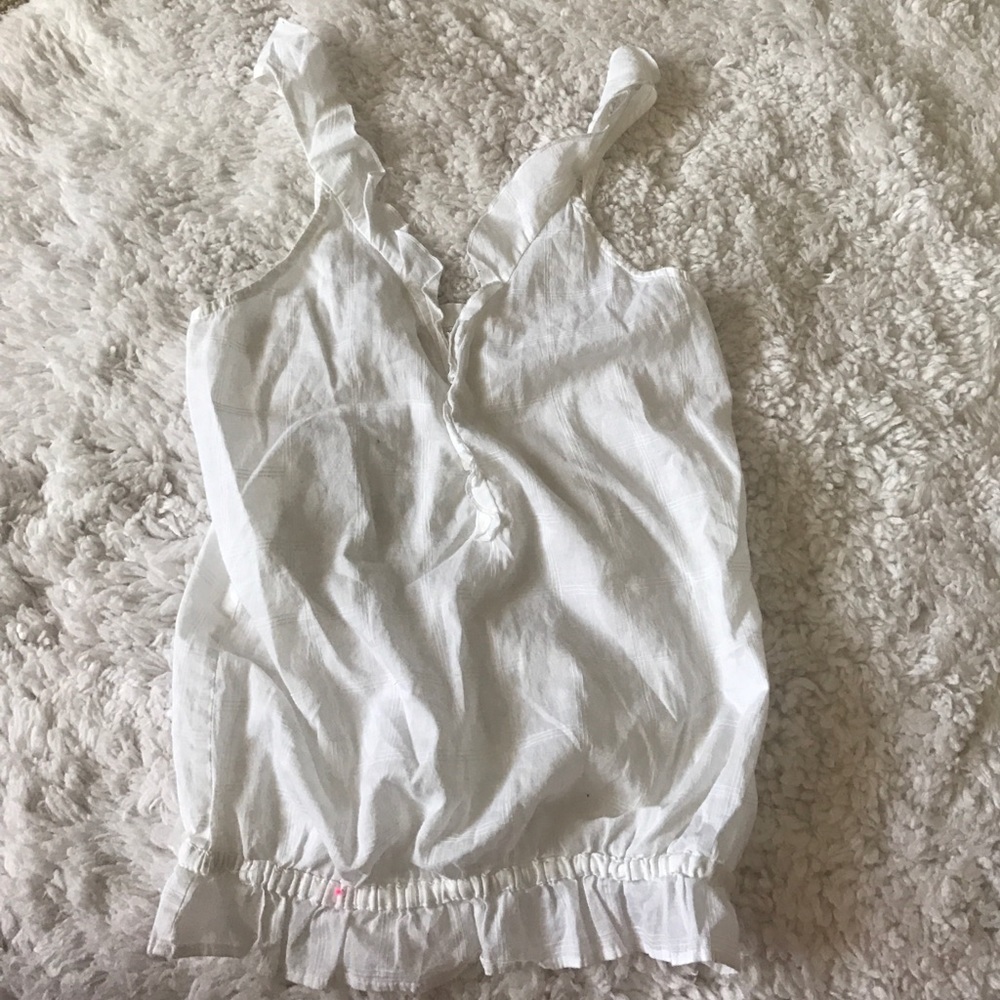 CLOSET CLOSEOUT Hollister cute white tank