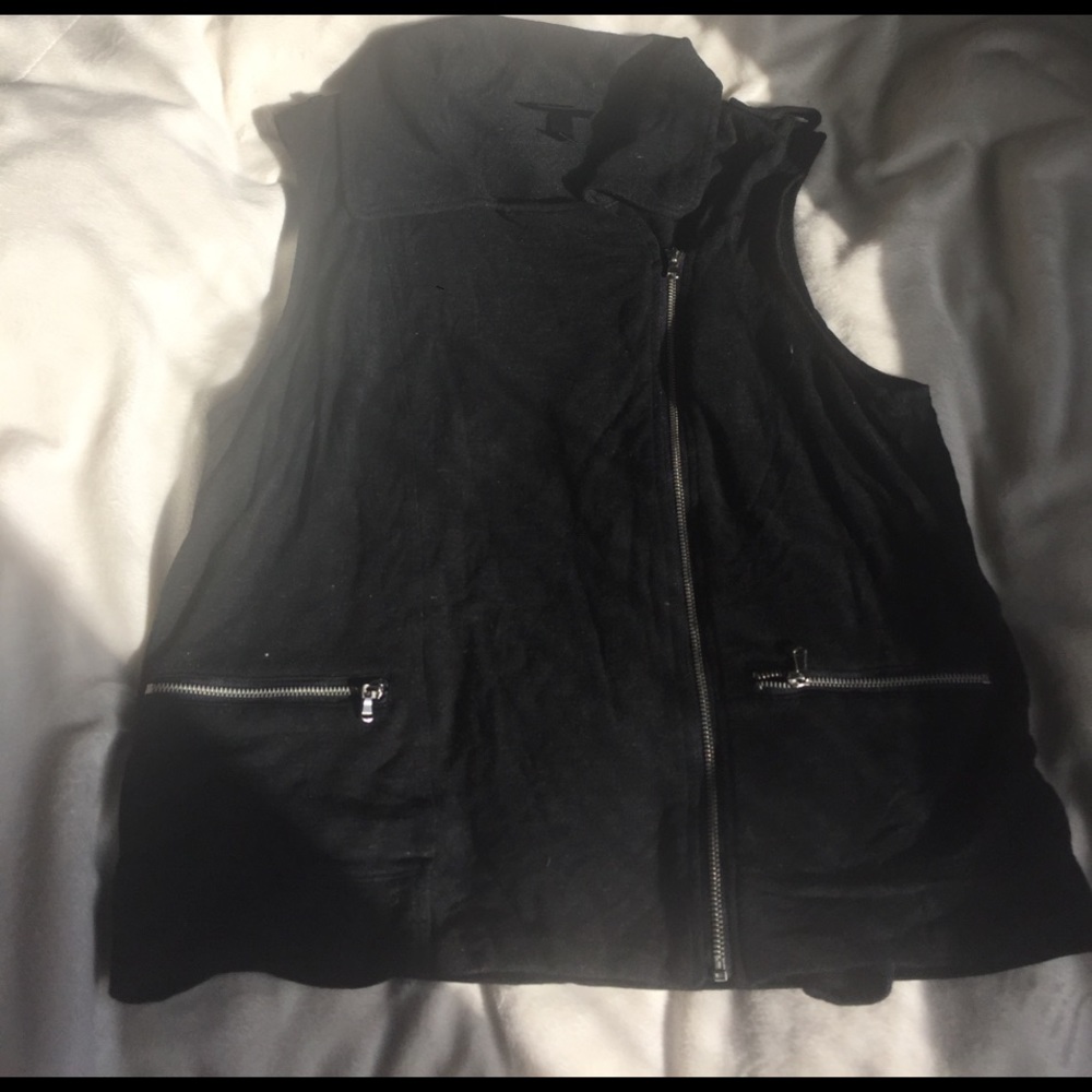 Soft and versatile vest