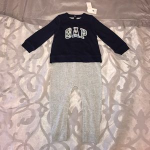 Gap one piece long sleeve romper size 18-24M