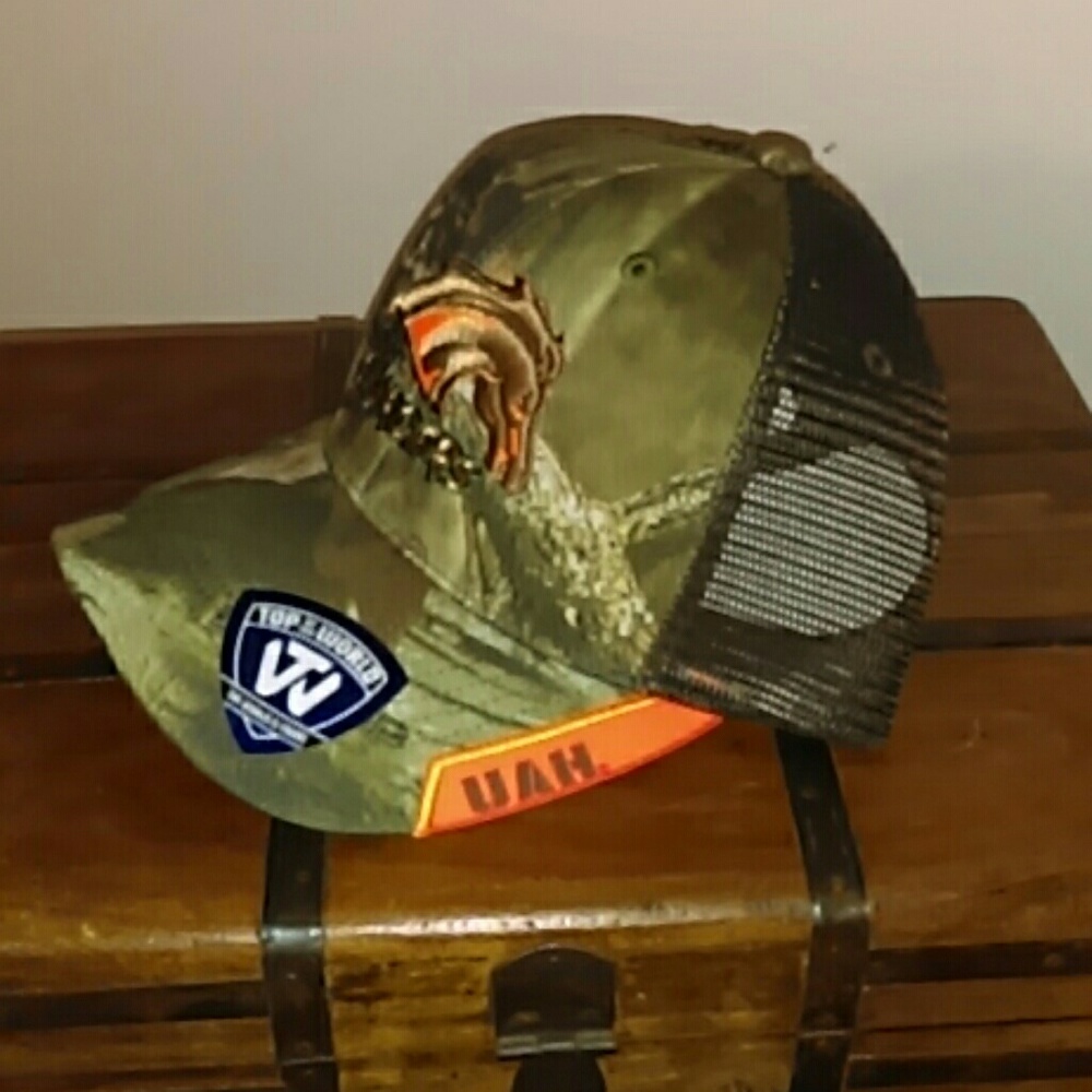 UAH CHARGERS MEN'S NCAA CAMO HAT