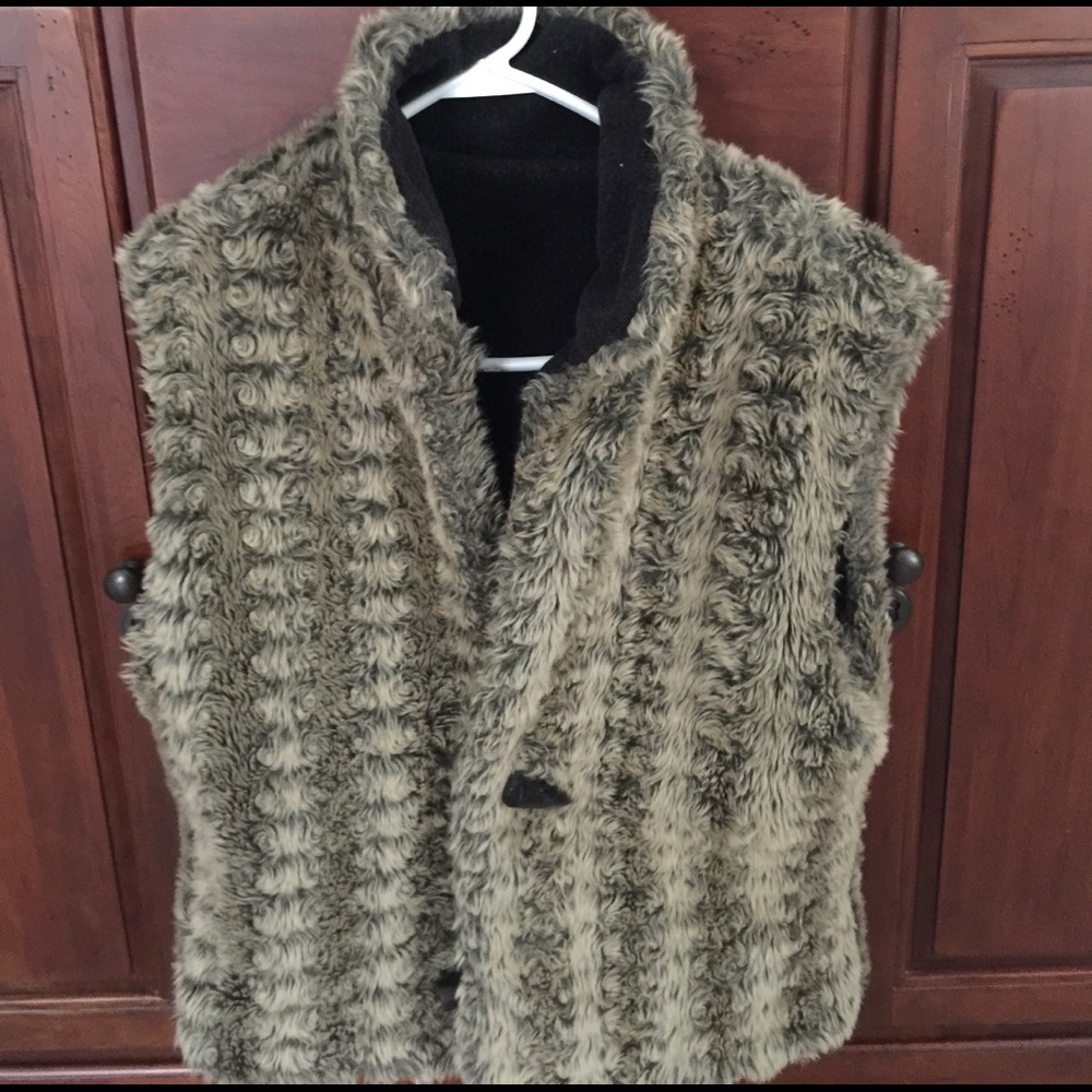 Women's reversible fur vest