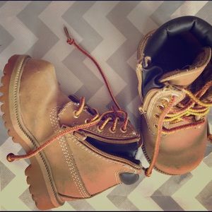 Boys smart fit work boots size 7