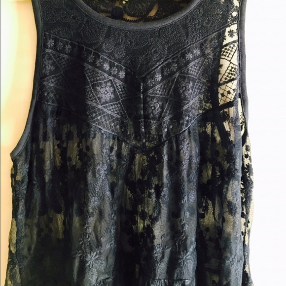 Express Lace Crochet Top Tunic - Picture 2 of 4