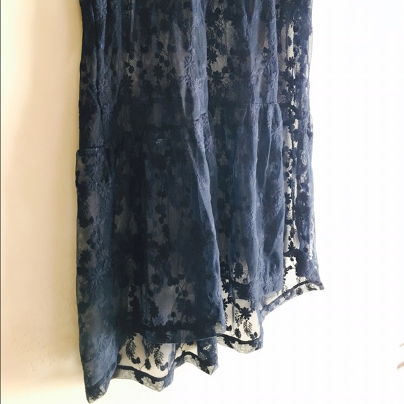 Express Lace Crochet Top Tunic - Picture 4 of 4