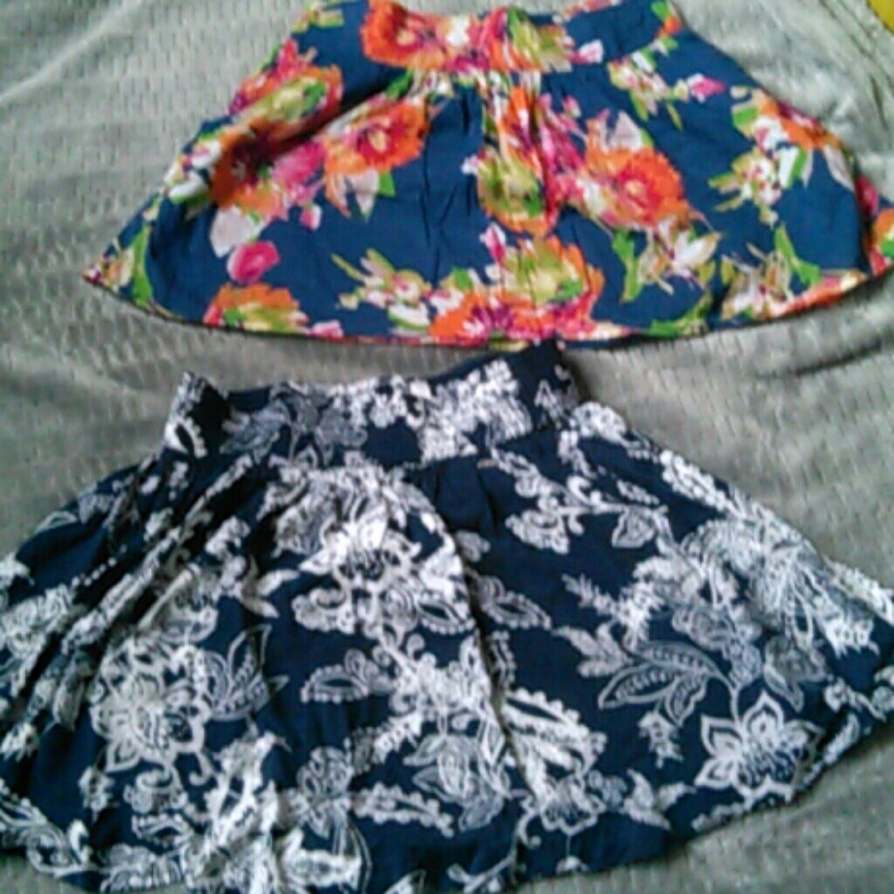 2 skirts AEROPOSTALE