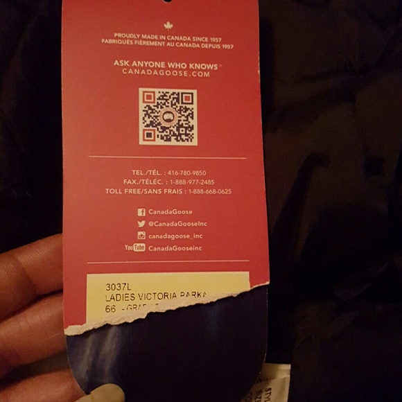 Authentic  Canada Goose Arctic Coat - Picture 5 of 6