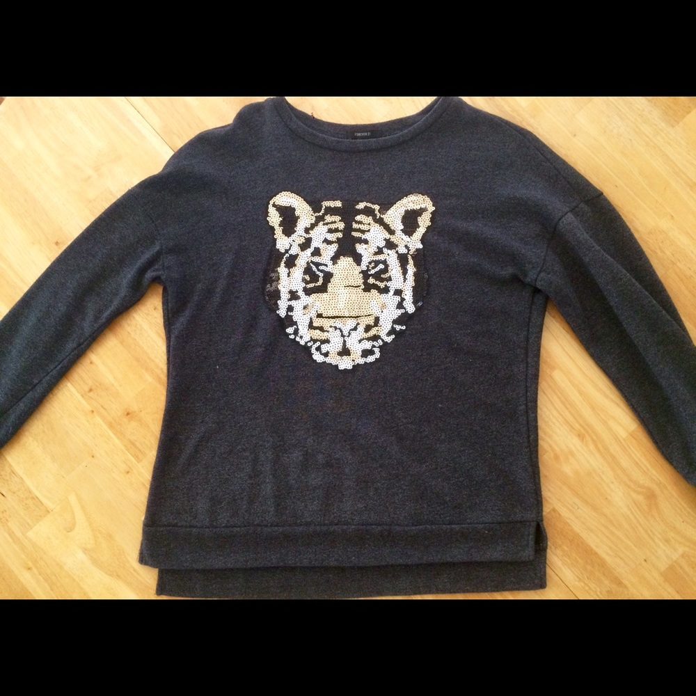 FOREVER21 Tiger Graphic Sweater