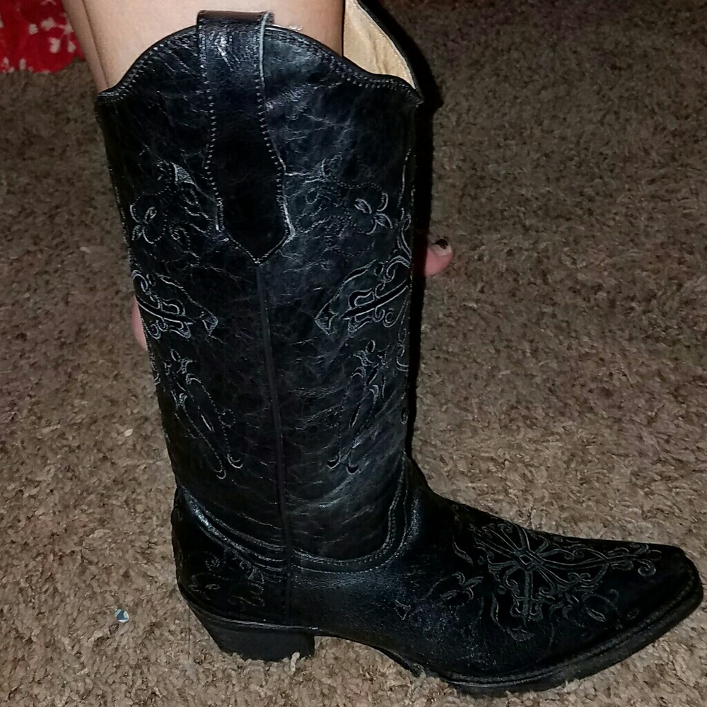 Black cow girl boots