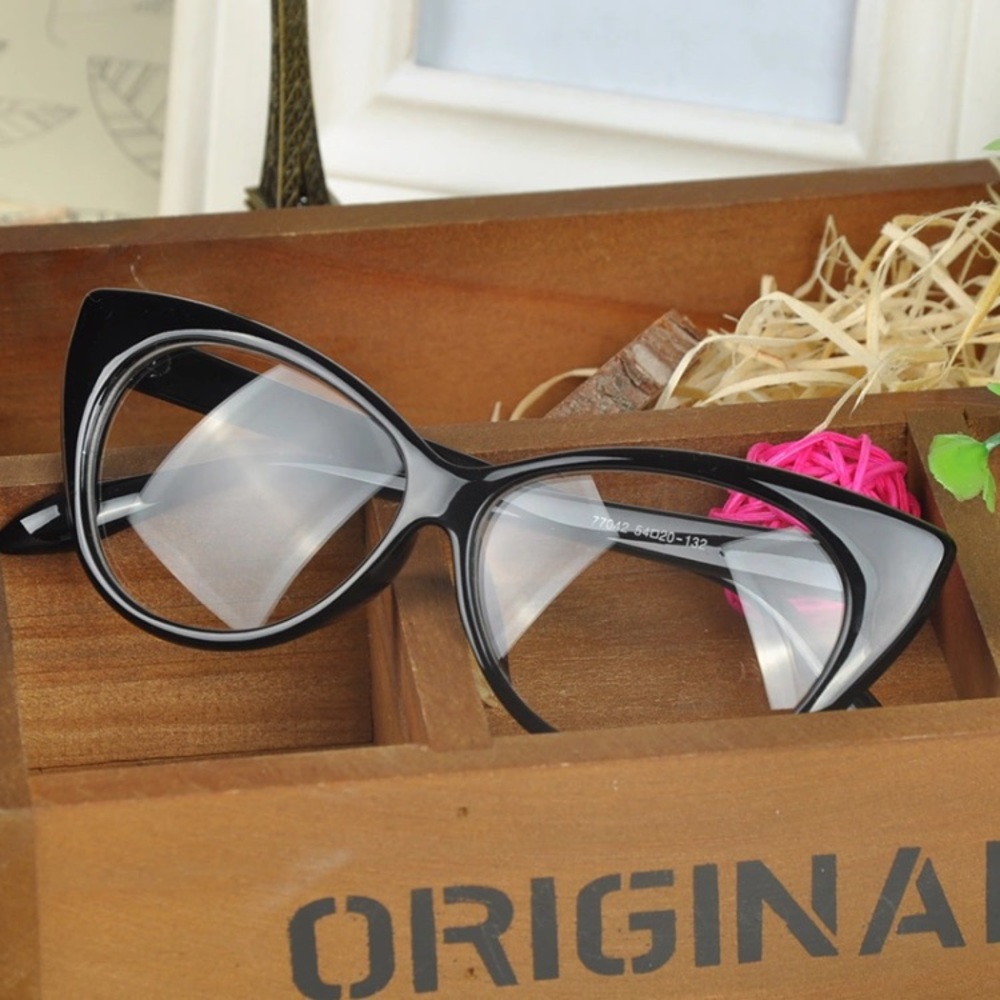 Eye cat frame glasses