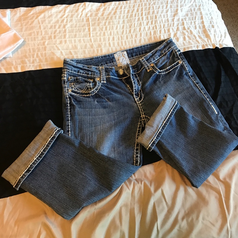 Capris stretch but jeans. And very comfortable 🎉