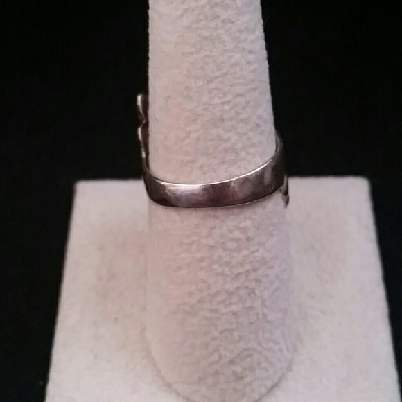 SOLD Vintage 925 Sterling Silver Ring - Picture 2 of 2