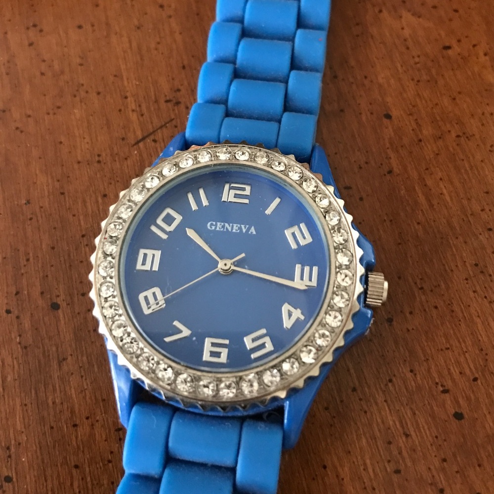 Watch - Picture 2 of 3