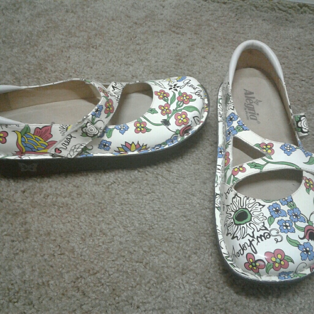 FINAL 20% taken off!   Alegria Mary Jane's