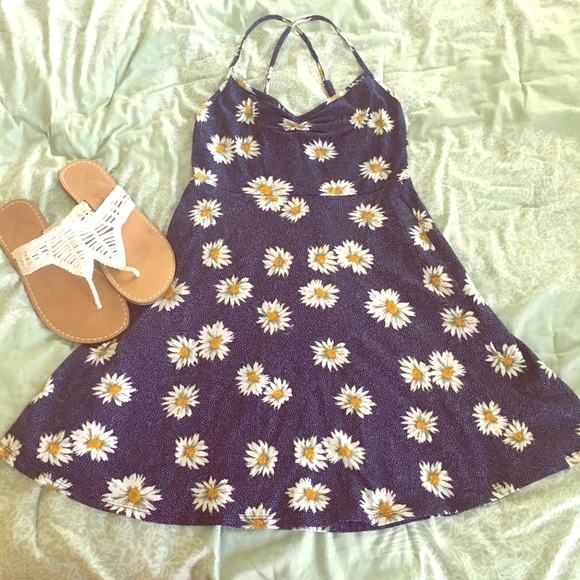 Urban Outfitters Dresses & Skirts - Blue daisy print dress UO