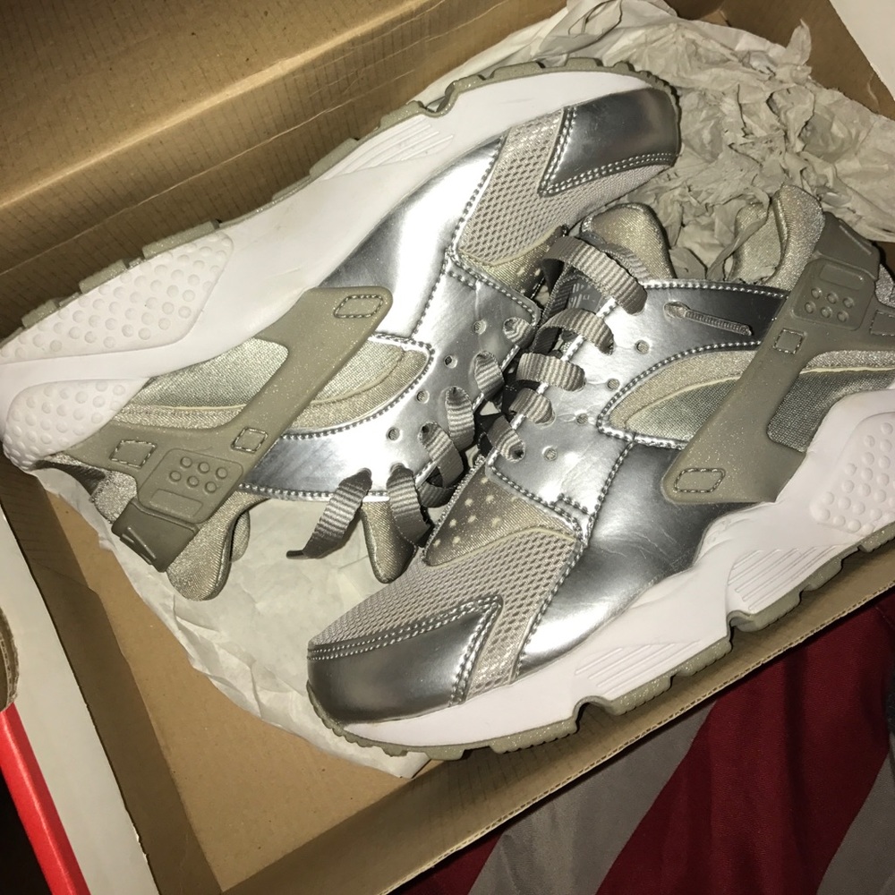 metallic silver huaraches