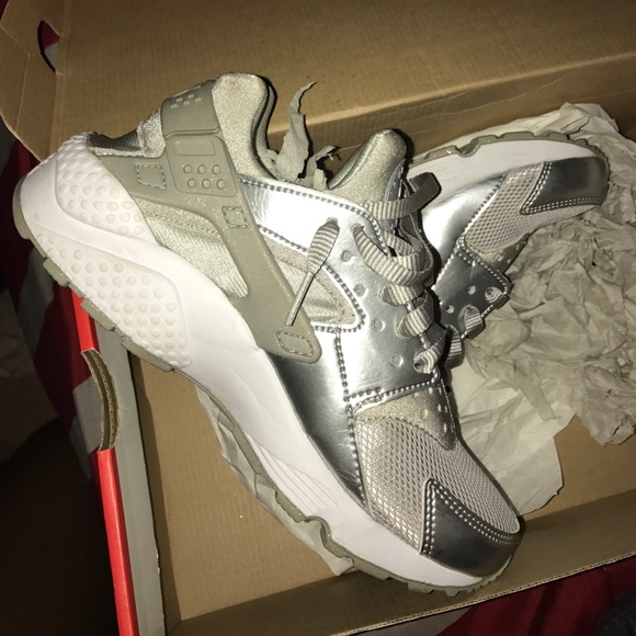 metallic silver huaraches - Picture 2 of 3