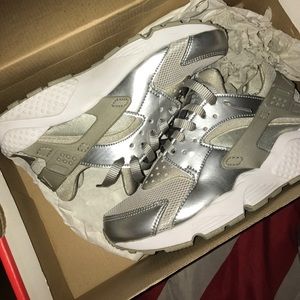 metallic silver huaraches