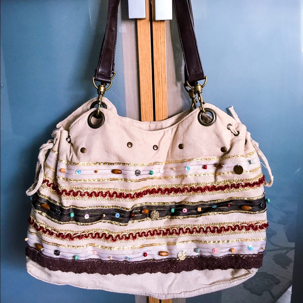 Handbag decorated with beads and sequins