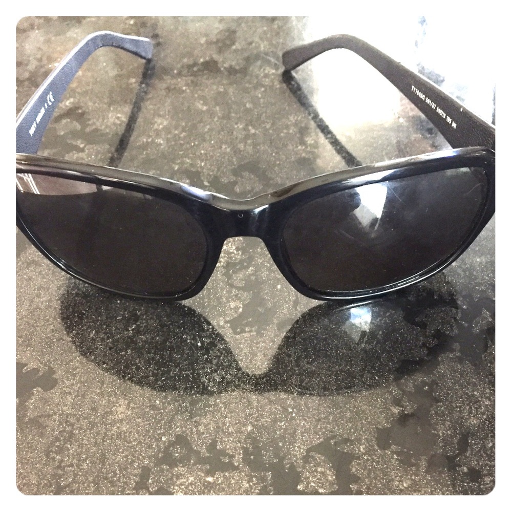 (((SOLD)))) Tory Burch Sunglasses