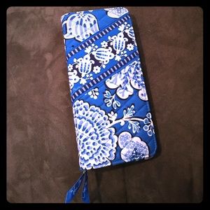 NWOT Vera Bradley Travel Wallet