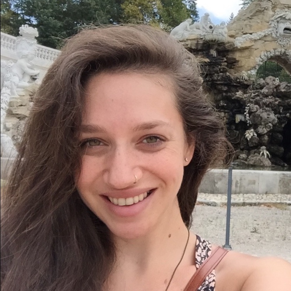 Meet your Posher, Maya