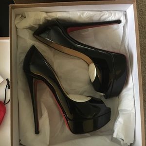 Christian louboutin lady peep