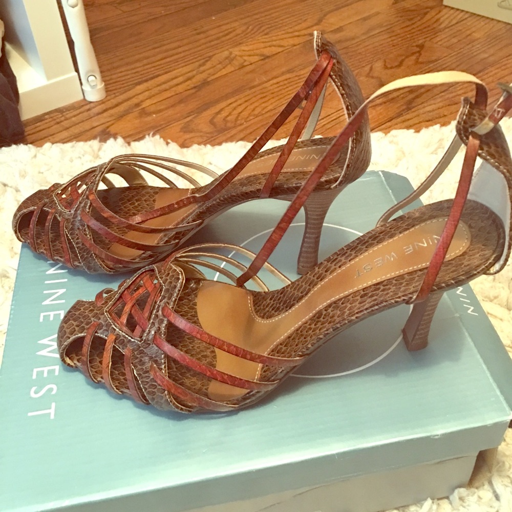 Nine West strappy heel - Picture 1 of 4